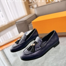 Louis Vuitton Low Shoes